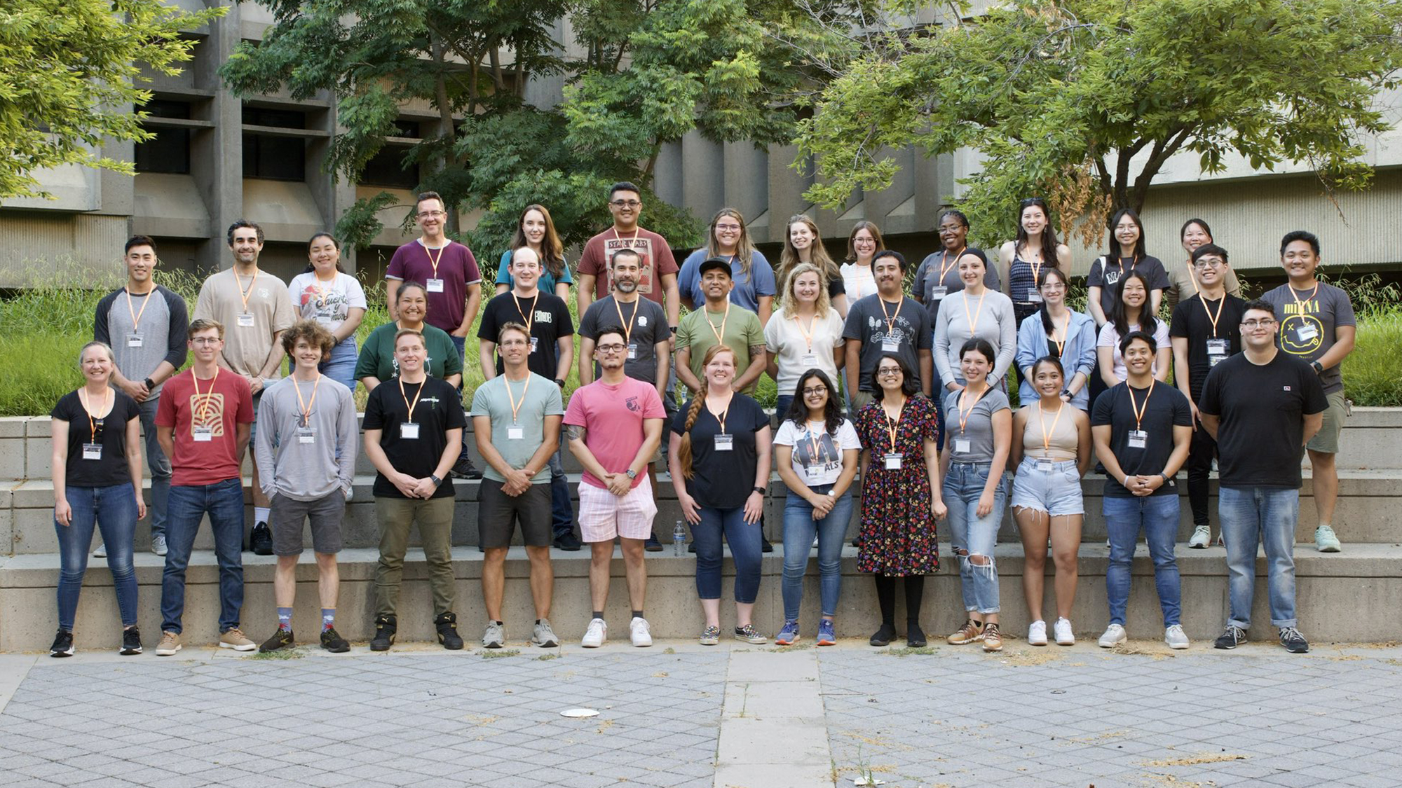 Bolivar co-founded the California Emerging Scientist Workshop, a 5-day workshop that introduces early-career researchers to the fundamentals of microscopy and analysis. The premiere workshop, whose participants are shown here, was conducted in August 2023 at UC Davis in partnership with the Advanced Imaging Center at HHMI Janelia. (Courtesy of Jessica Bolivar)