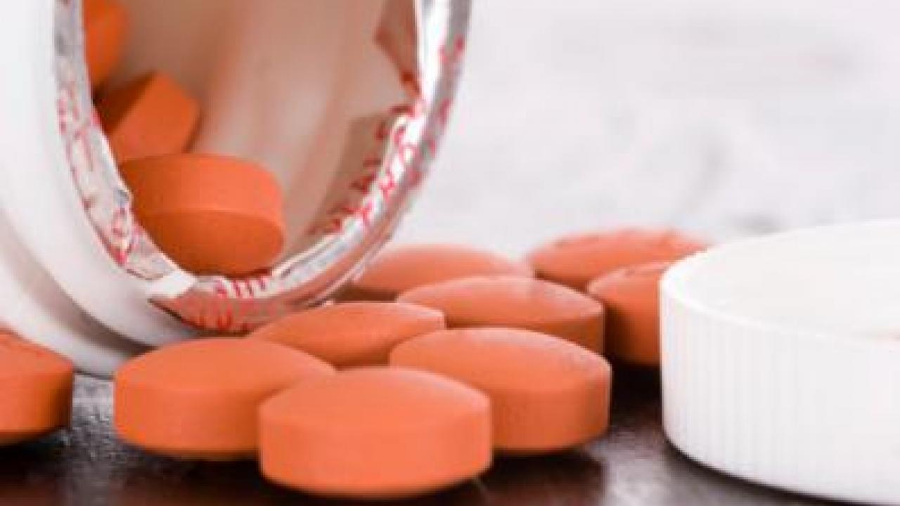 Researchers have known for more than a decade that the risk of heart disease and stroke increases when people take pain relievers like ibuprofen and other non-steroidal anti-inflammatory drugs, or NSAIDs. Now, scientists from the University of California, Davis, have uncovered some of the reasons why these drugs can harm heart tissue.