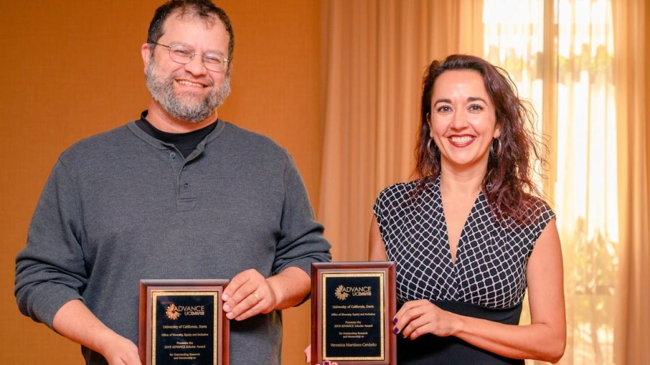 Professors Jonathan A. Eisen, Evolution and Ecology, College of Biological Sciences; Medical Microbiology and Immunology, School of Medicine and Veronica Martínez-Cerdeño, Pathology and Laboratory Medicine, School of Medicine (UC Davis Office of Academic Diversity, Photo: José Luis Villegas Photography, jlvillegas.com) Professors Jonathan A. Eisen, Evolution and Ecology, College of Biological Sciences; Medical Microbiology and Immunology, School of Medicine and Veronica Martínez-Cerdeño, Pathology and Laboratory Medicine, School of Medicine (UC Davis Office of Academic Diversity, Photo: José Luis Villegas Photography, jlvillegas.com)
