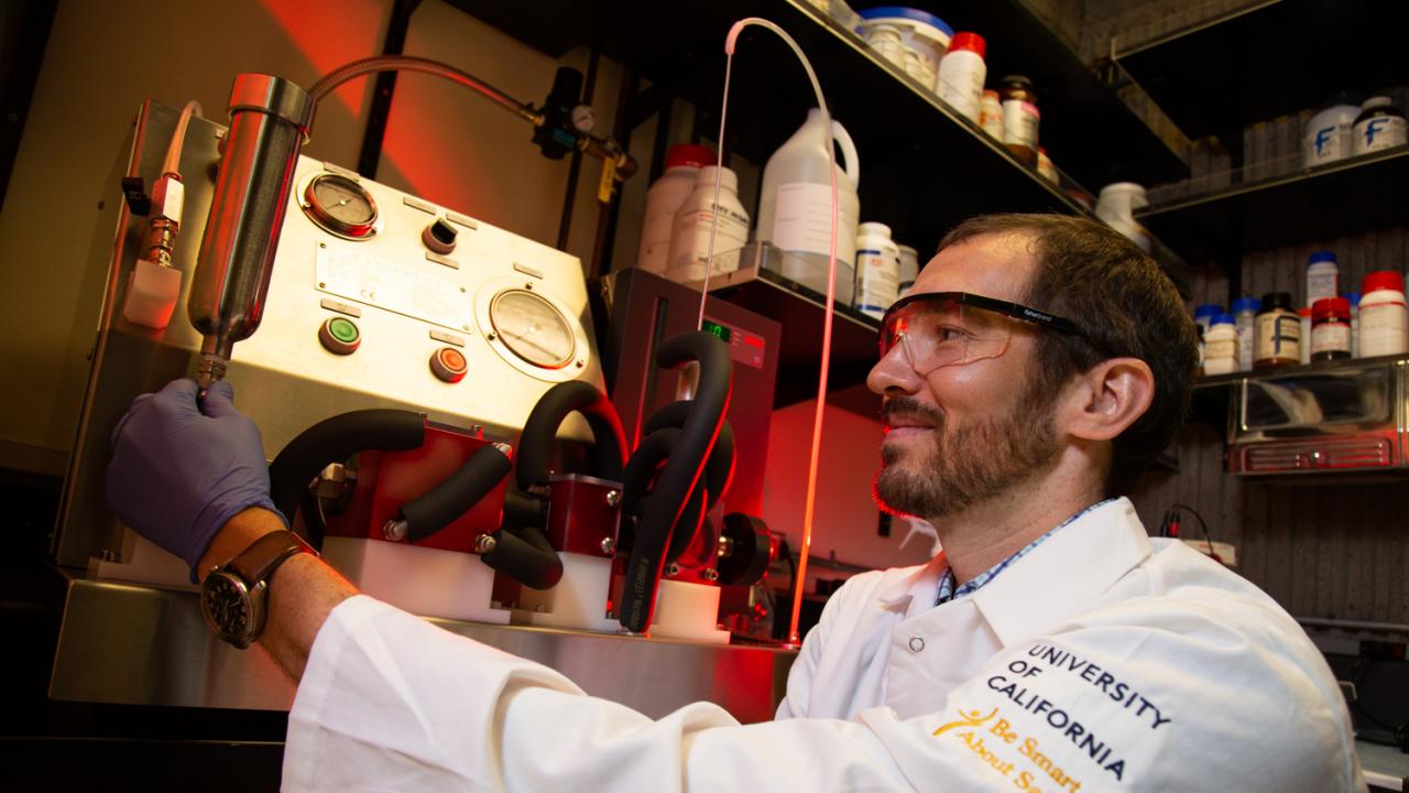 In a Molecular Cell study, Assistant Professor James Letts and colleagues revealed that the function between the complexes in the respiratory supercomplex is more nuanced and variable than previously hypothesized. David Slipher/UC Davis James Letts