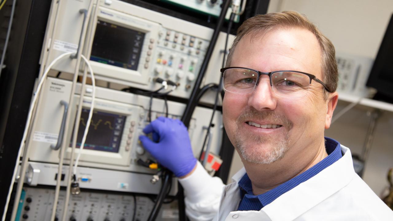 The UC Davis College of Biological Sciences named Professor W. Martin Usrey to the Barbara A. Horwitz and John M. Horowitz Endowed Chair in Physiology. David Slipher/UC Davis Professor W. Martin Usrey stands in his lab.